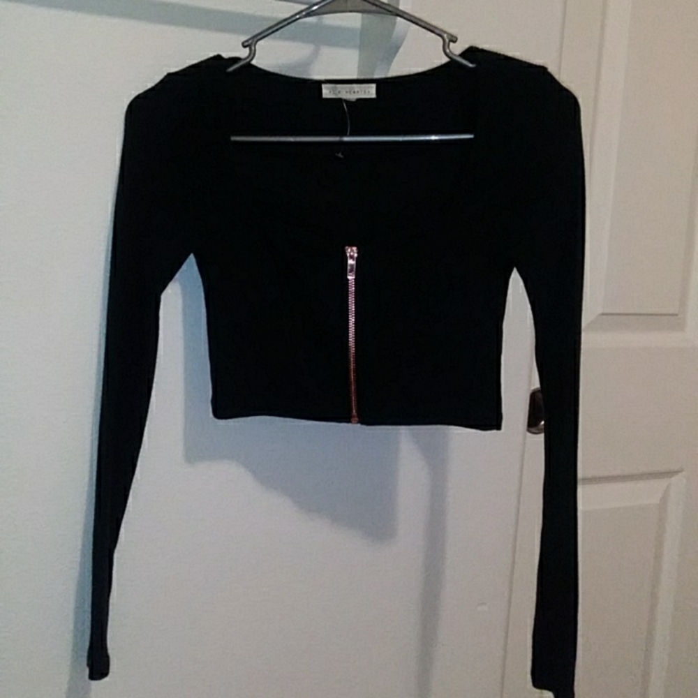 Long sleeve cropped top